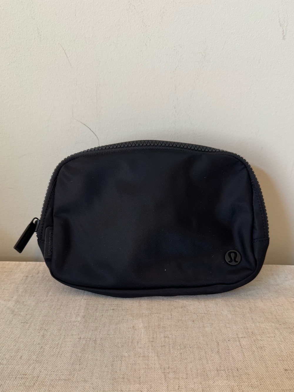 Lululemon Black Everywhere Belt Bag - Picture 8 of 13